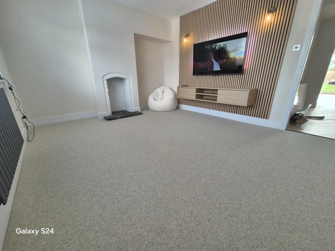 Living room after new carpet